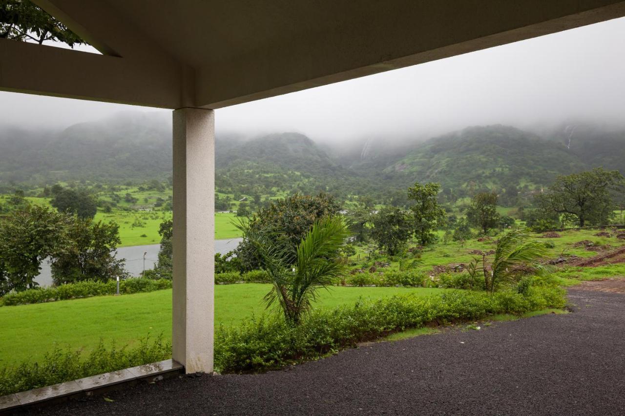Stayvista'S Shivom Villa 12 - A Serene Escape With Views Of The Valley And Lake Lonavala Exterior foto